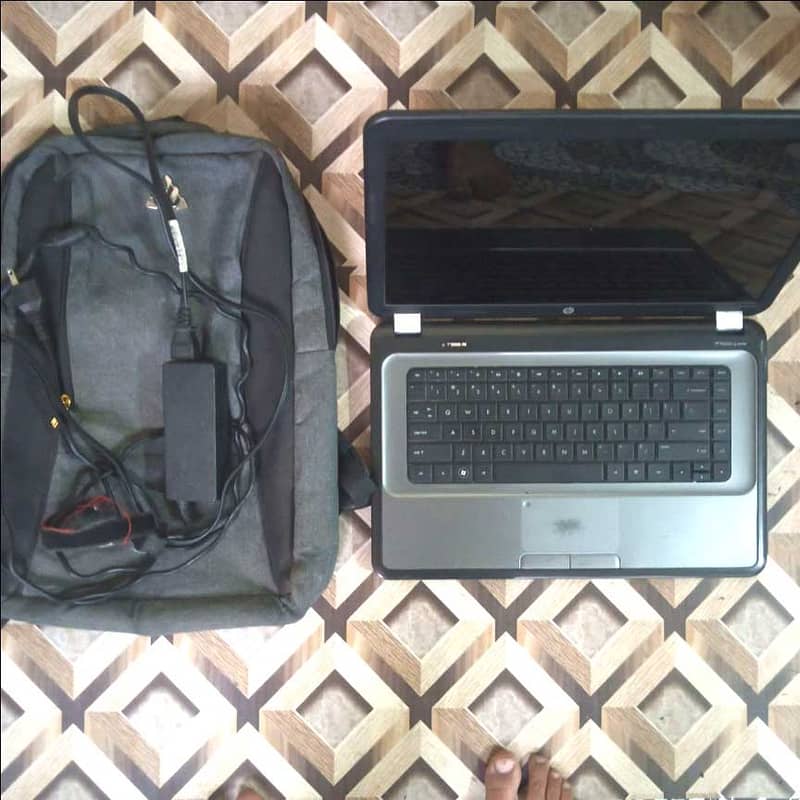 LAPTOP i5 __ Urgent Sale __NEW CONDITION WITH BAG & CHARGER 1