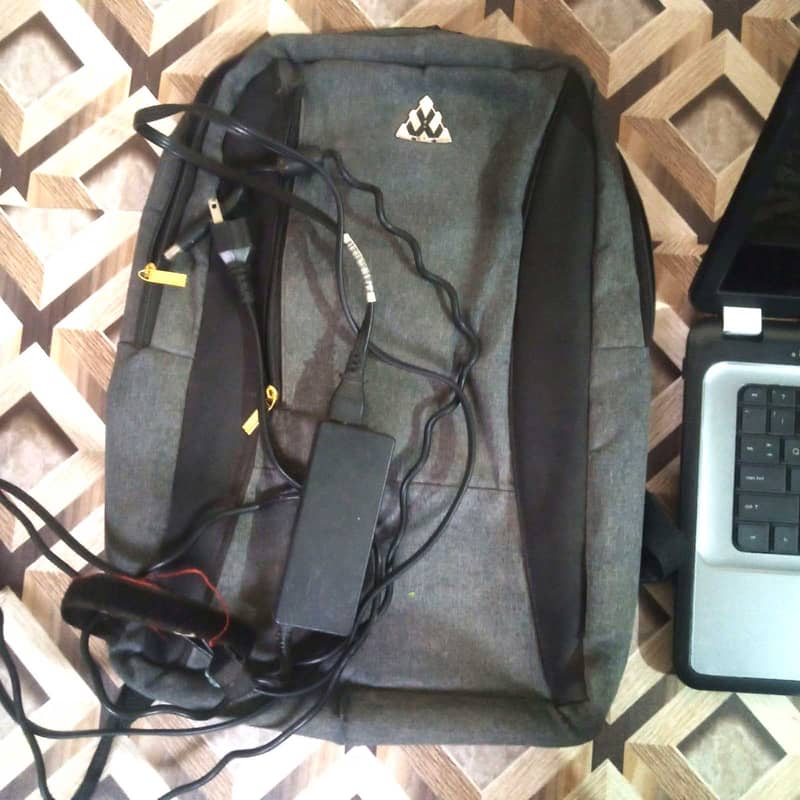 LAPTOP i5 __ Urgent Sale __NEW CONDITION WITH BAG & CHARGER 3