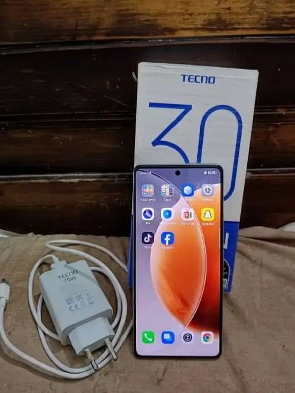 Tecno camon 30 (12+12gb ram 256 storage) 1