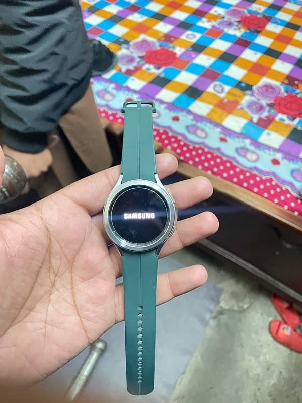 Samsung Galaxy Watch 4 Classic 0