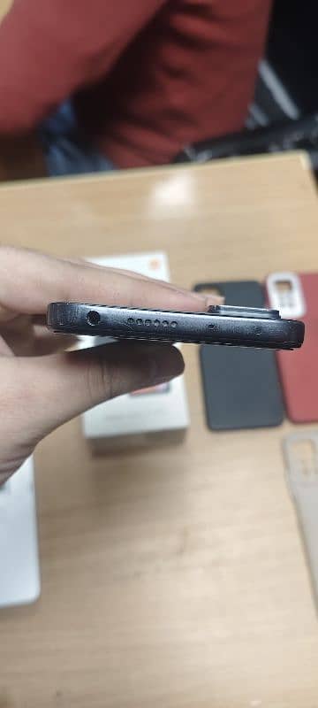 Redmi note 11 pro 40500Rs 6