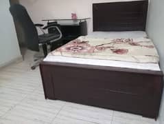 single bed room 2500 & double bed 3500 &weekly room available