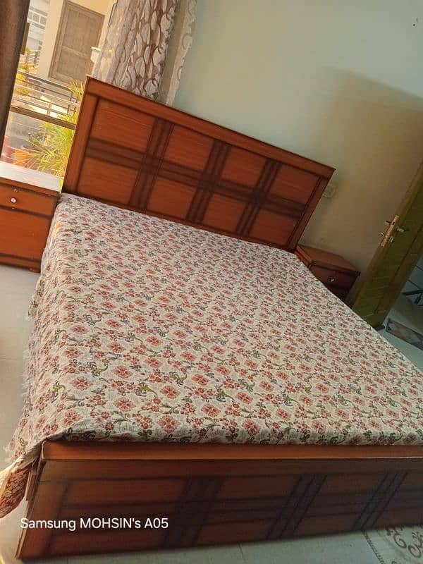 Good condition Double Bed with side Tables along with new mattress 3