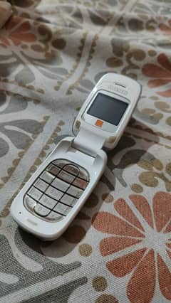 Alcatel Flip 10/10 Gorgeous Flip Phone