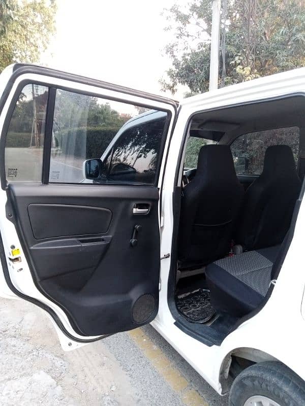 Suzuki Wagon R 2021 16