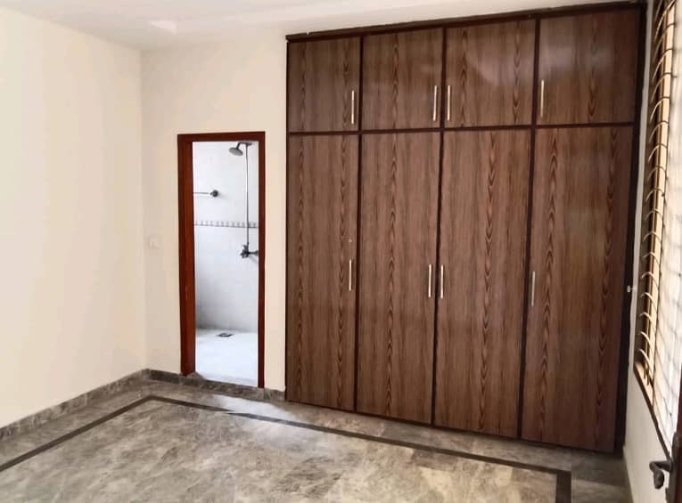 Upper Portion For rent In Super Town Super Town 2