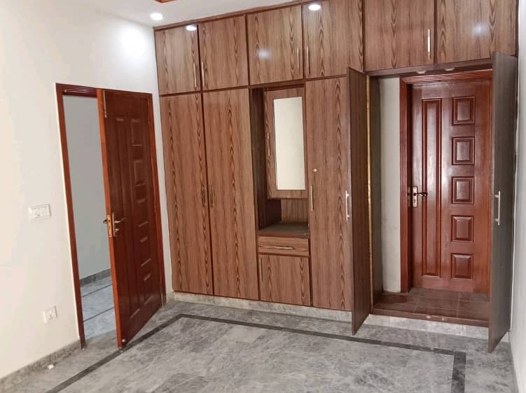 Upper Portion For rent In Super Town Super Town 5