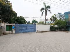 Prime Location 2 Kanal House In Central Johar Town For sale