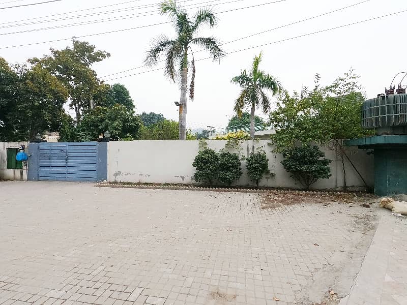 Prime Location 2 Kanal House In Central Johar Town For sale 3