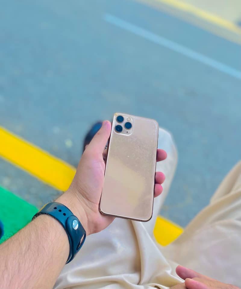 Apple iPhone 11 Pro 1