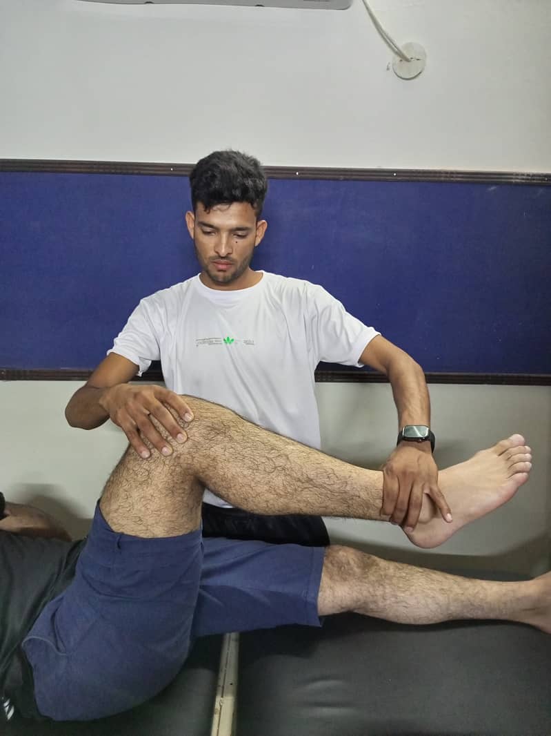 Professional Therapist / Fitness trainer / physiotherapy Desc 1