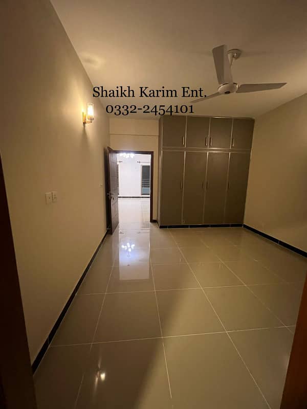 3300 Square Feet Flat In Stunning Askari 5 - Sector J Is Available For sale 9