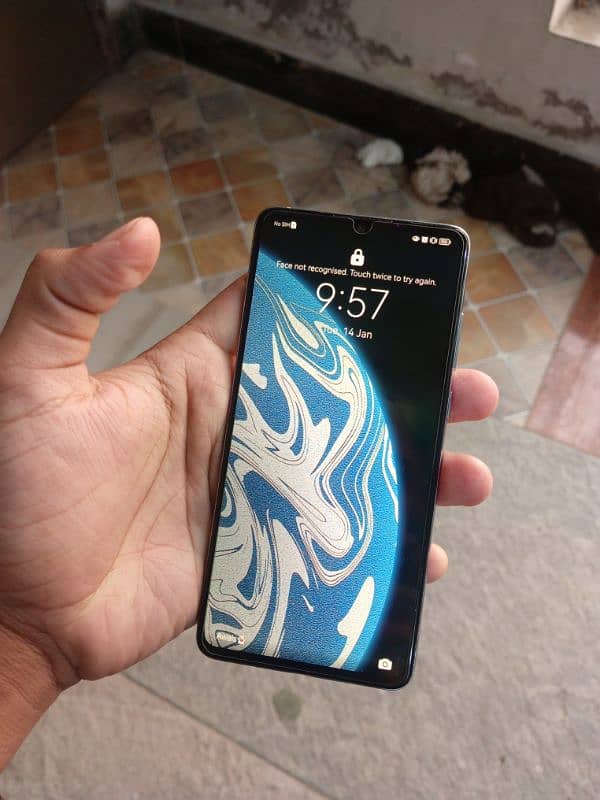 Huawei P30 8/128 with original box and charger 5