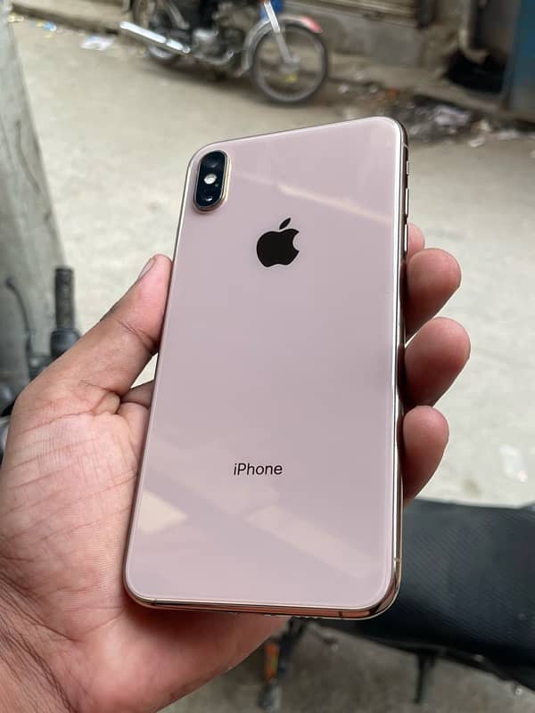 iphone xsmx 256gb PTA 4