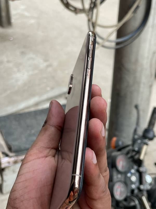 iphone xsmx 256gb PTA 8