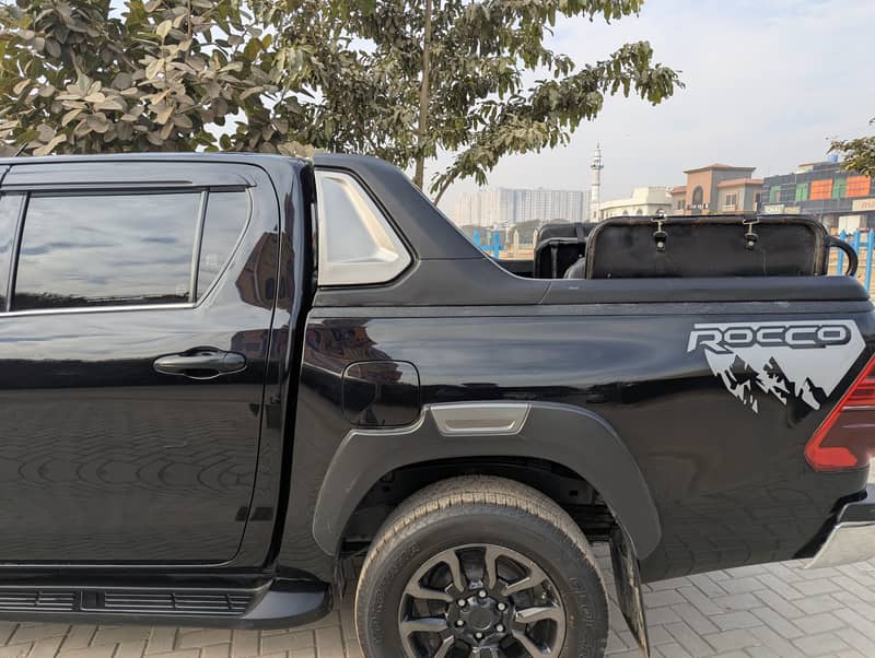 Toyota Hilux 2021 3