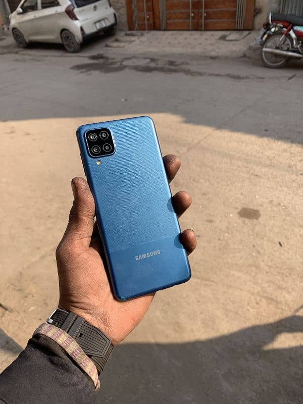 samsung galaxy a12 4 64gb Box available 7