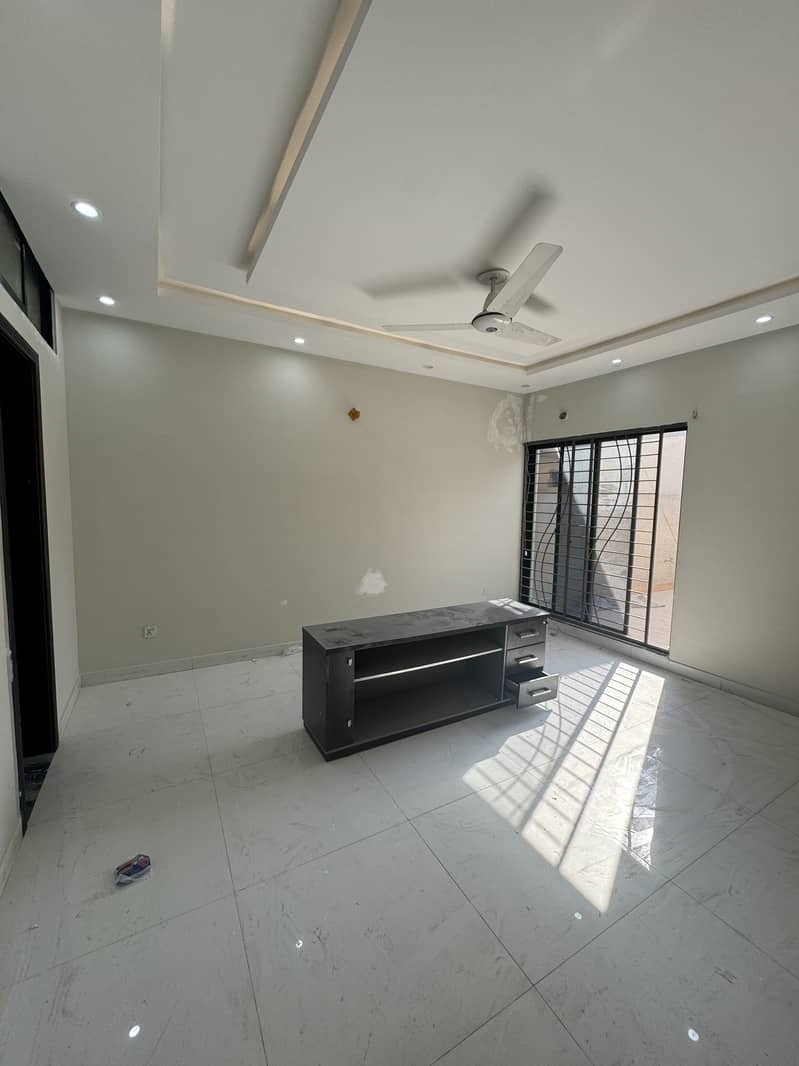 FOR SILENT OFFICE PHASING CANAL BRAND NEW TYPE HOUSE FOR RENT AT PRIME LOCATION 0