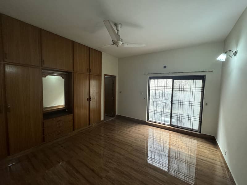 NEAT N CLEAN UPPER PORTION FOR RENT PRIME LOCATION TILED FLOORING 4