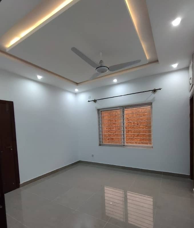 10 Marla Upper Portion For Rent 3