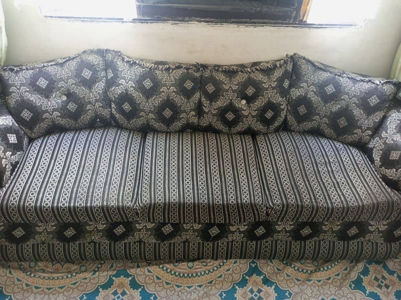 sofa set 5 seaters good condition 2