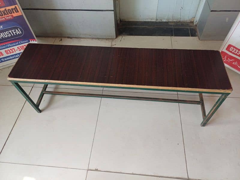 School benches/study table/desk  good condition size 4 by 1 fot 0