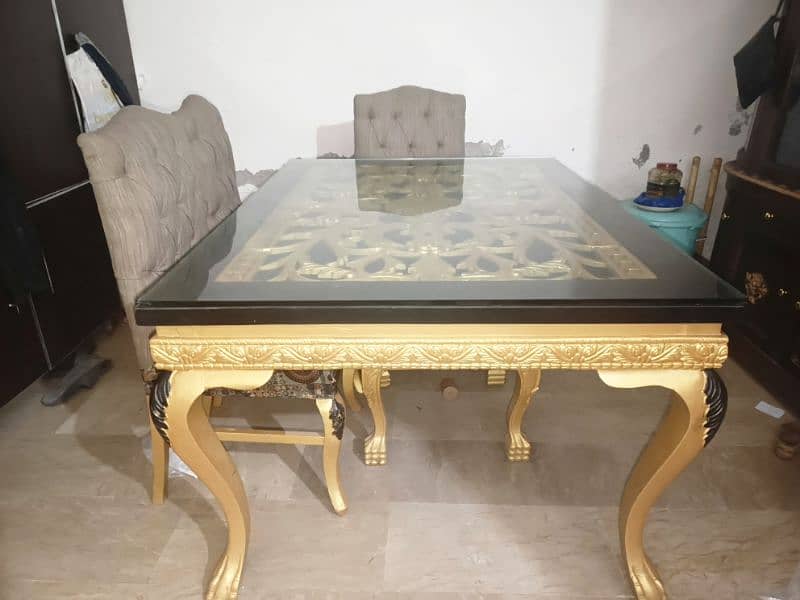 DINING TABLE 0