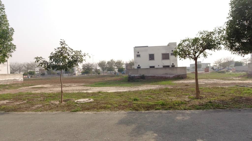 7 Marla Residential Plot For Sale 4