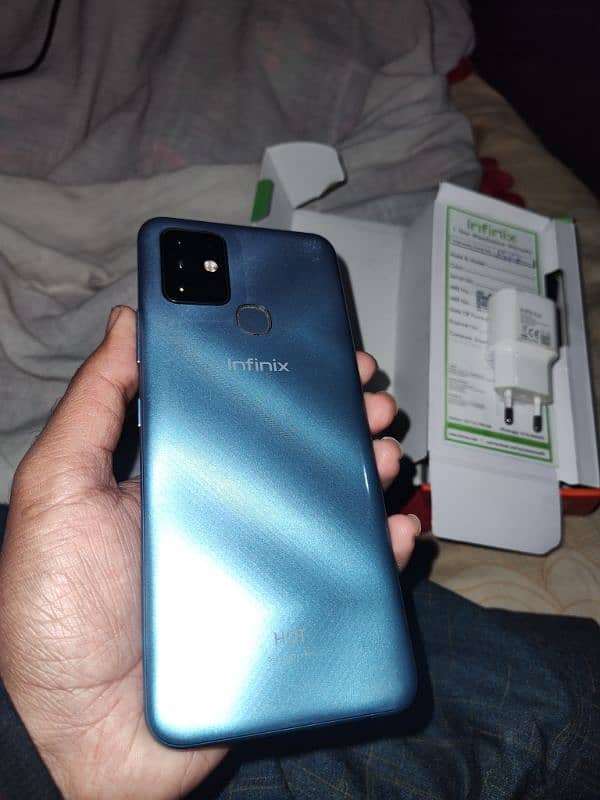 Infinix HOT 10 4/64 with original box&charger 9.5/10 condition 9