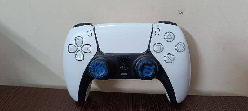 PS5 DUALSENSE CONTROLLER WHITE WITHOUT BOX GOOD WORKING CONDITION 0