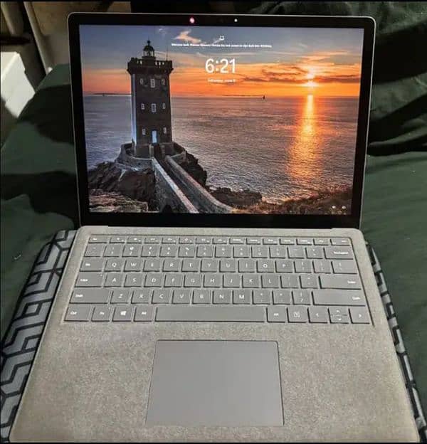 Microsoft surface laptop 2 0