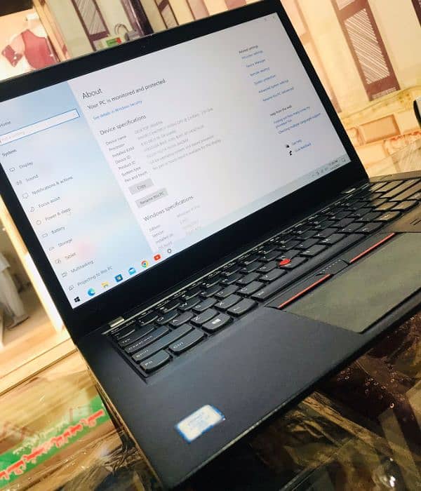 laptop lenovo Thinkpad i7.6th 4gb 256ssd rom. black color. 7