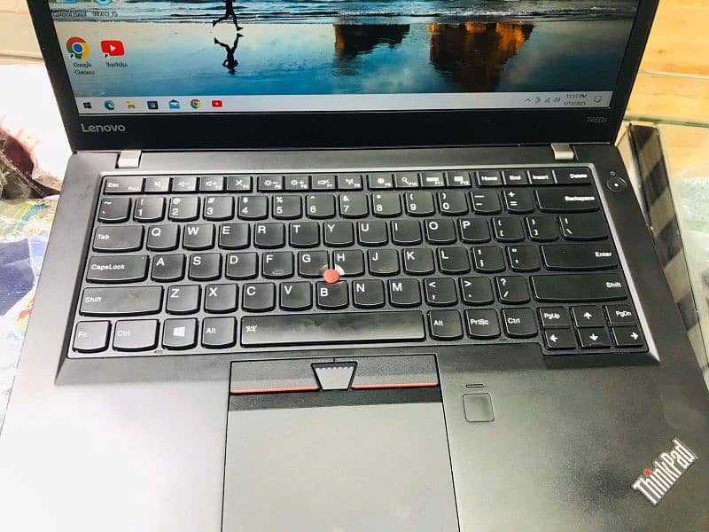 laptop lenovo Thinkpad i7.6th 4gb 256ssd rom. black color. 8