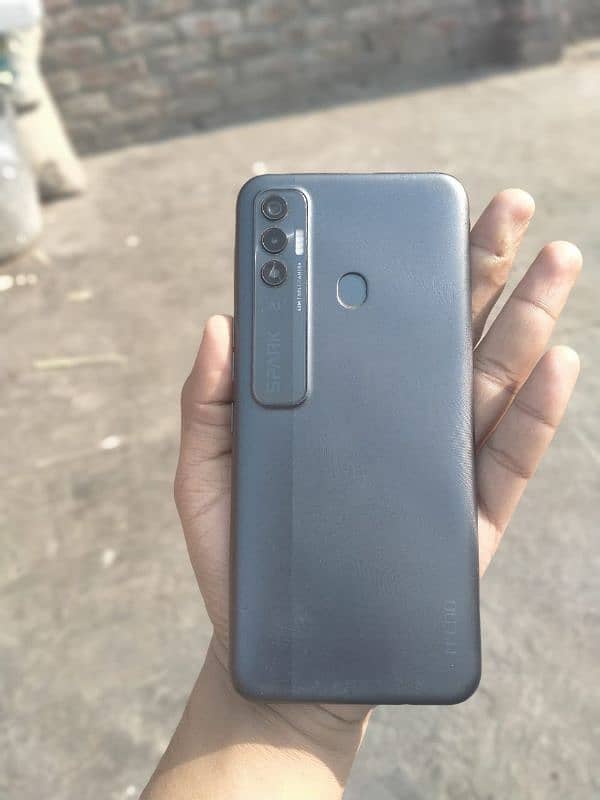 I am selling Tecno spark 7 pro 7