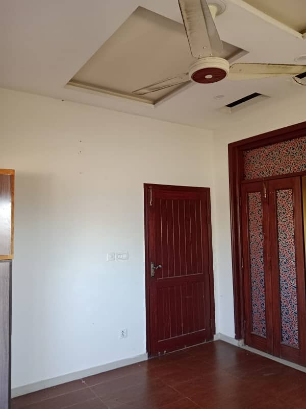 6 Marla Lower Portion For Rent R Block Johar Town 3