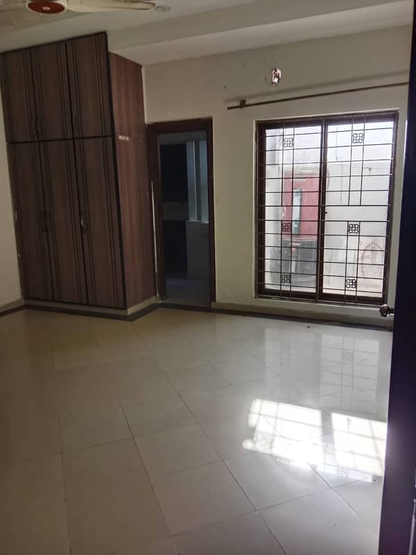 6 Marla Lower Portion For Rent R Block Johar Town 5