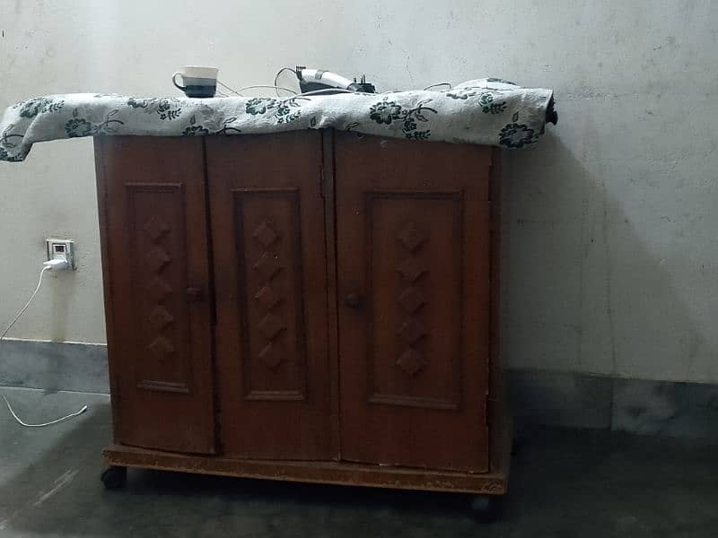 iron stand good condition reasonable price 2