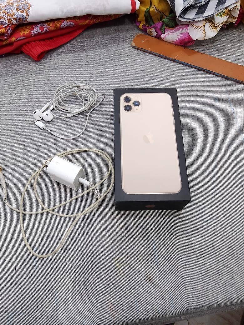 Apple iPhone 11 Pro Max 6