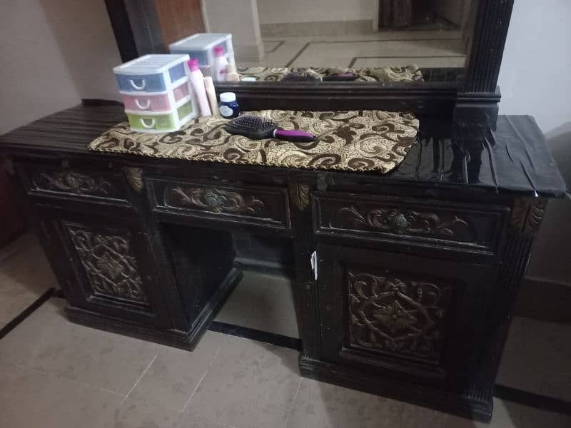 dressing table 1