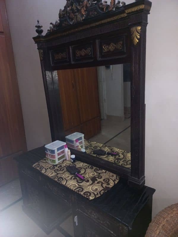 dressing table 4