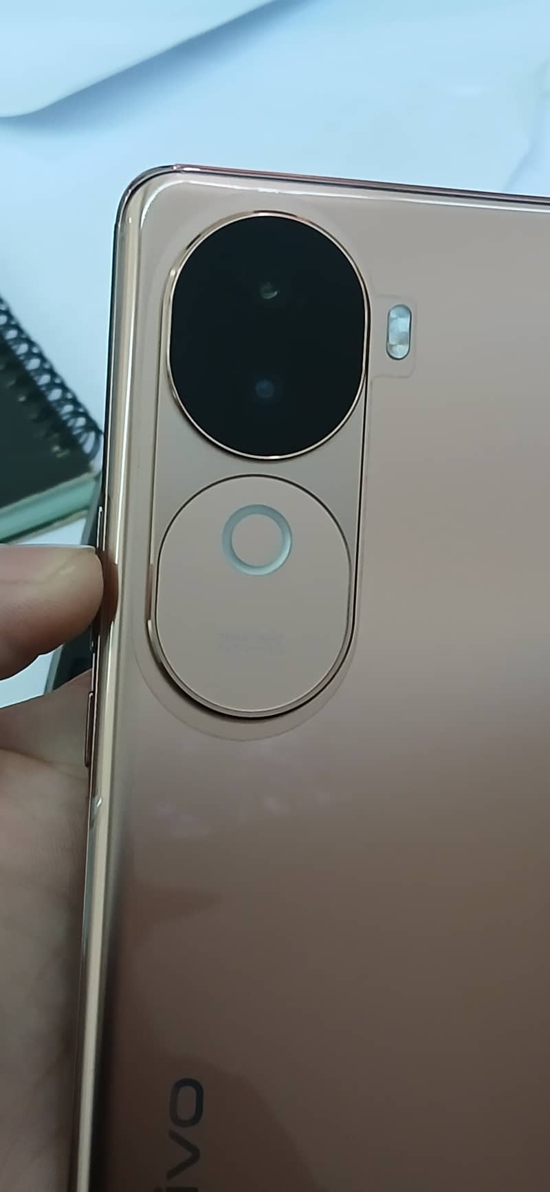 Vivo V40e 10/10 Bronze 8/256GB 7