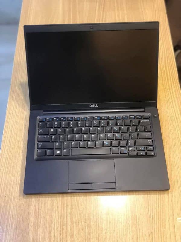 DELL 7390 I7 8TH GEN 1