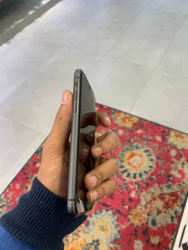 IPhone 11 64Gb non PTA jv 5