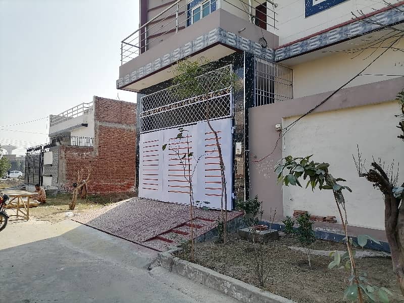 A 6 Marla House In Faisalabad Is On The Market For sale 4