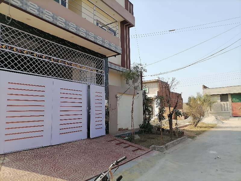 A 6 Marla House In Faisalabad Is On The Market For sale 6