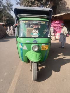 Good condition Rozgar loader 200cc Rickshaw for sale