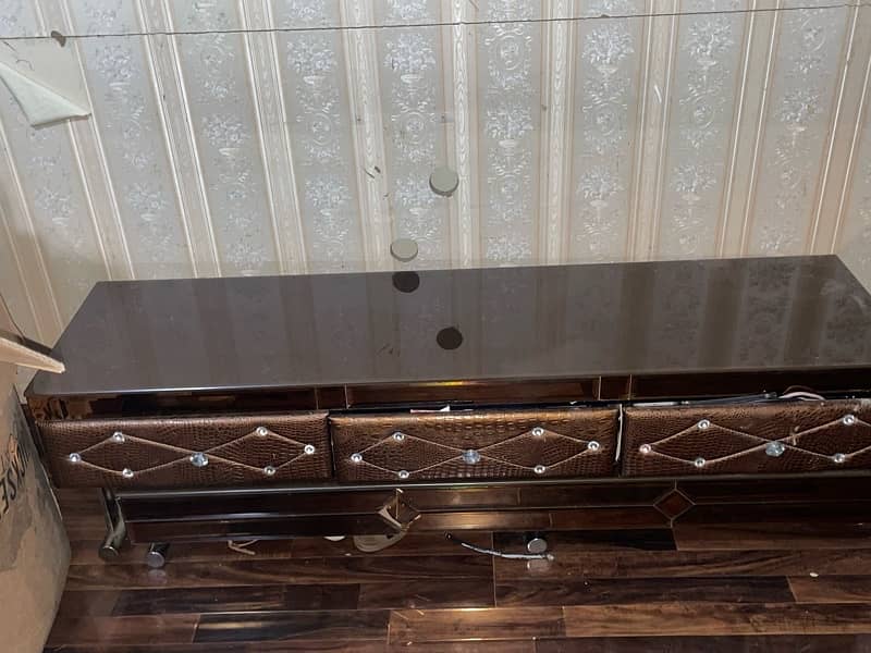 glass console under tv 0