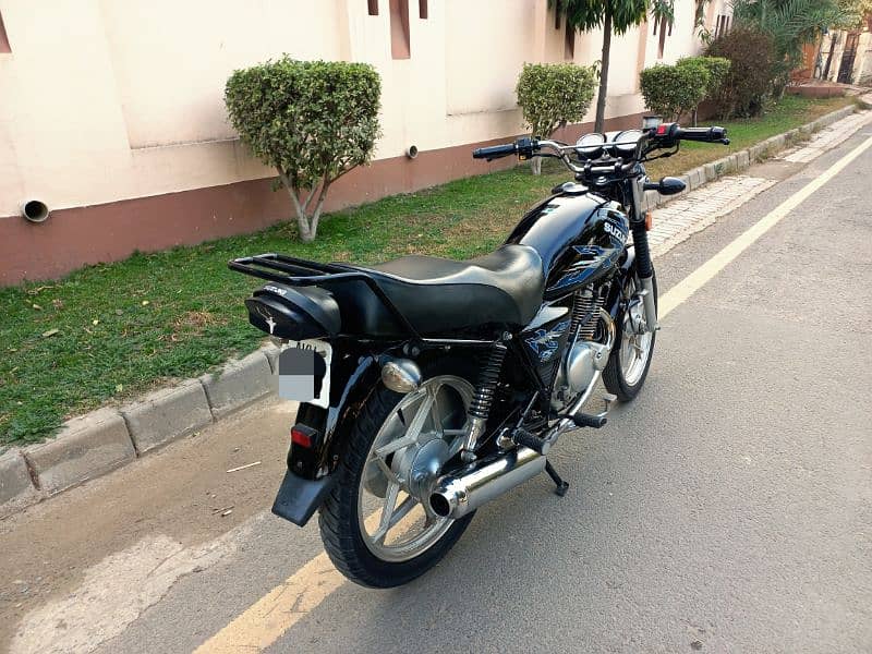 Suzuki Gs 150 SE 2022 model Alow rims disk break  8500 km driven 3