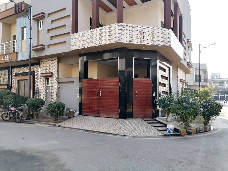 Investors Should sale This Prime Location House Located Ideally In Samundari Road 1