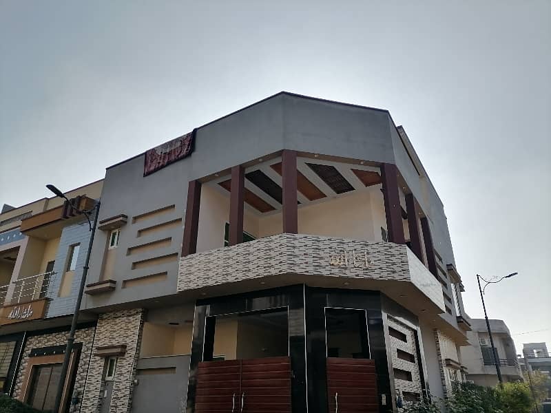 Investors Should sale This Prime Location House Located Ideally In Samundari Road 2